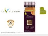 Refonte d’identité et packaging pour un fabricant de pain calédonien. Distinction par rapport à l’ancienne identité entre le logo et un label. Conçus à l’Atelier B2 en 2010.