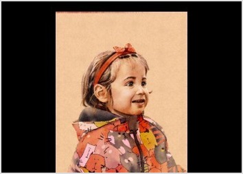 Portrait réaliste d'un enfant, réalisé sur tablette graphique à partir d'une photo de référence. L'image est de 2250 x 3100 pixels en 300 dpi et a été imprimé en deux tirages fine-art 30x40 et 40x50 cm.