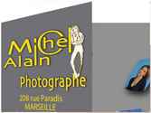 Après avoir fait son logo Michel Alain a fait appel à moi pour lui faire un dépliant.
il m'a demandé de représenté l'oeil du photographe,
une cascade de photos et l'objectif qui les a saisies 
travail fait avec photoshop et illustrator
