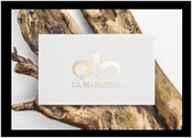 Création de logo pour la marque en développement "La Marquise". Proposition au client de divers logo, créé selon son cahier des charges. Présentation du projet sur divers mockup. 